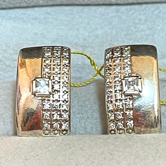 NWT 925 sterling silver earrings Cubic Zirconia  6.7 G Leverback English Lock - Picture 1 of 5